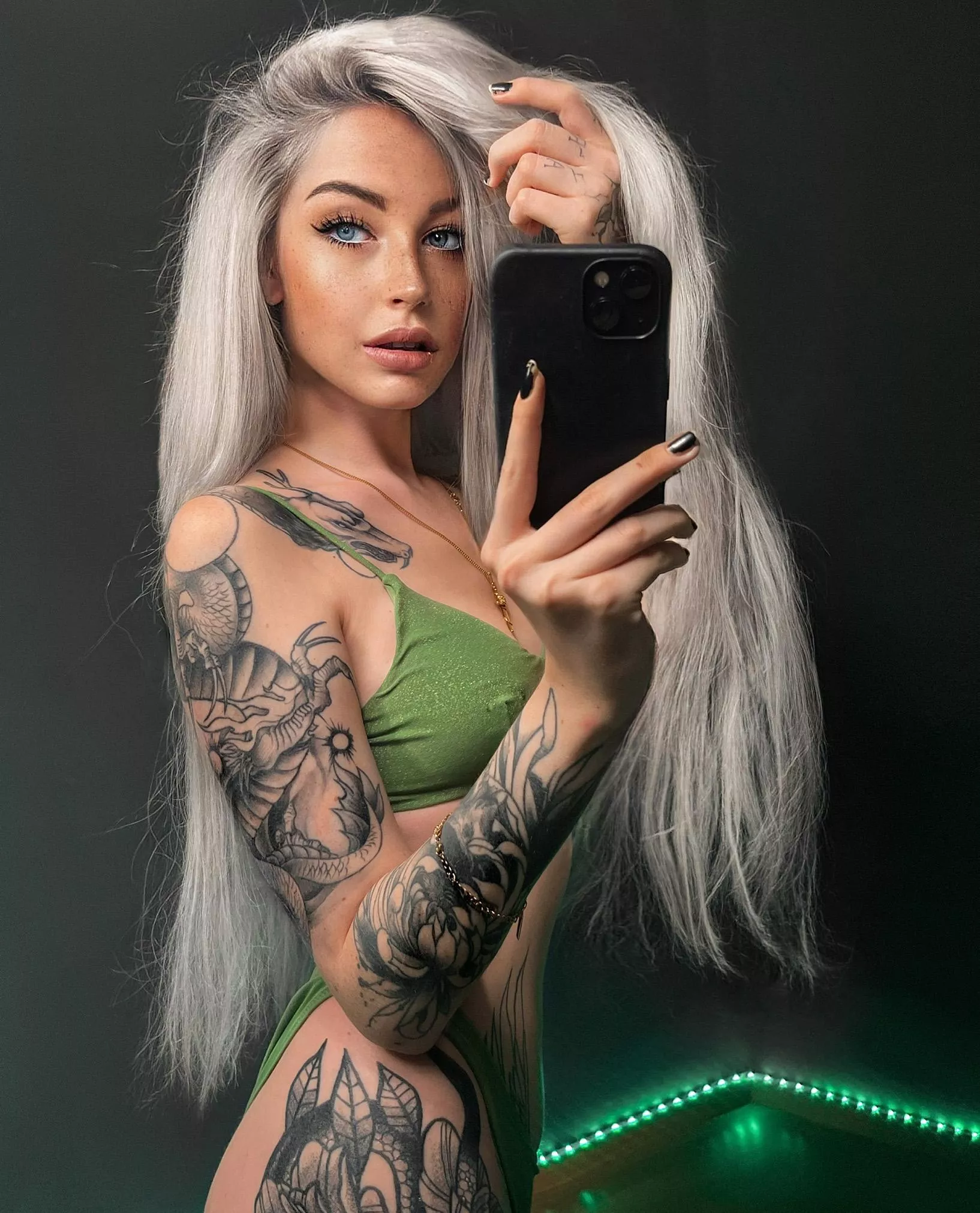 make those cheeks red