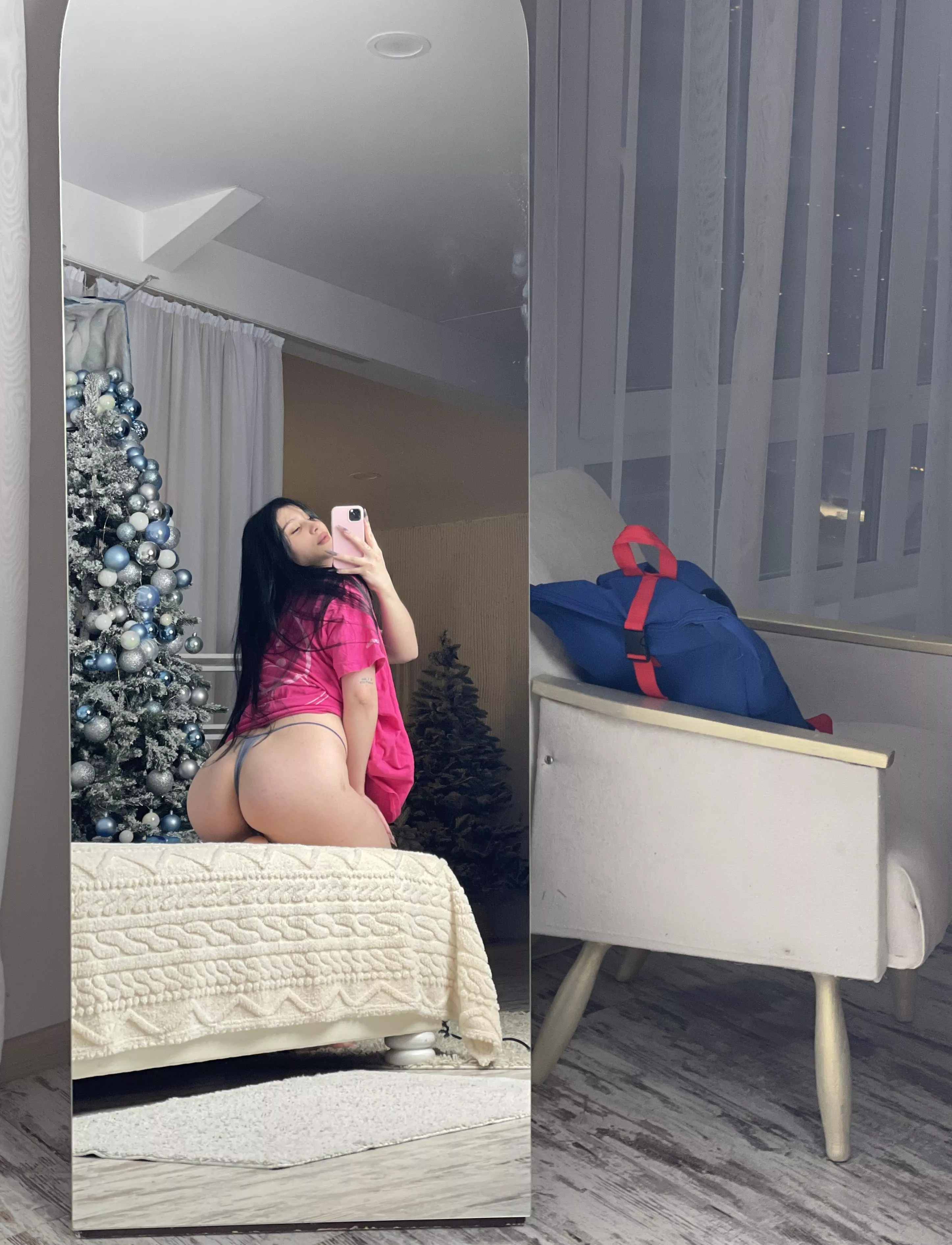 Mirror mirror tell me my ass is the best