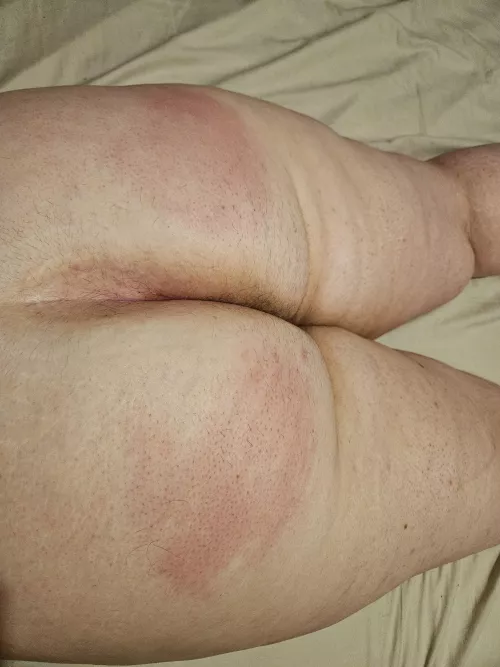 Should I give her a hand??? 😏