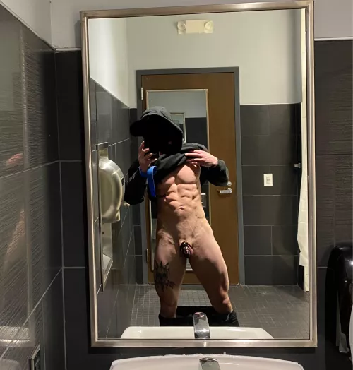 Think anyone at the gym knows I'm a cuck?