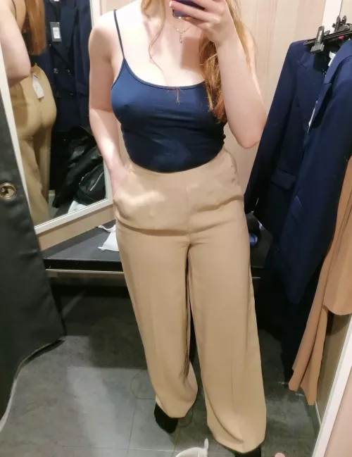 Think this trousers are a bit too wide for me