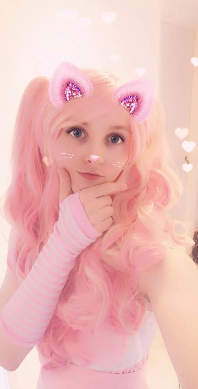 Who else loves pink?? 💖😋