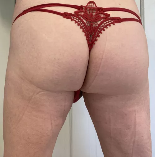 Wine colored thong, feels good