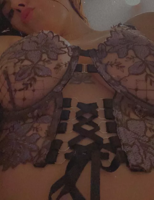 Would you tell me I’m a good girl or a bad girl?