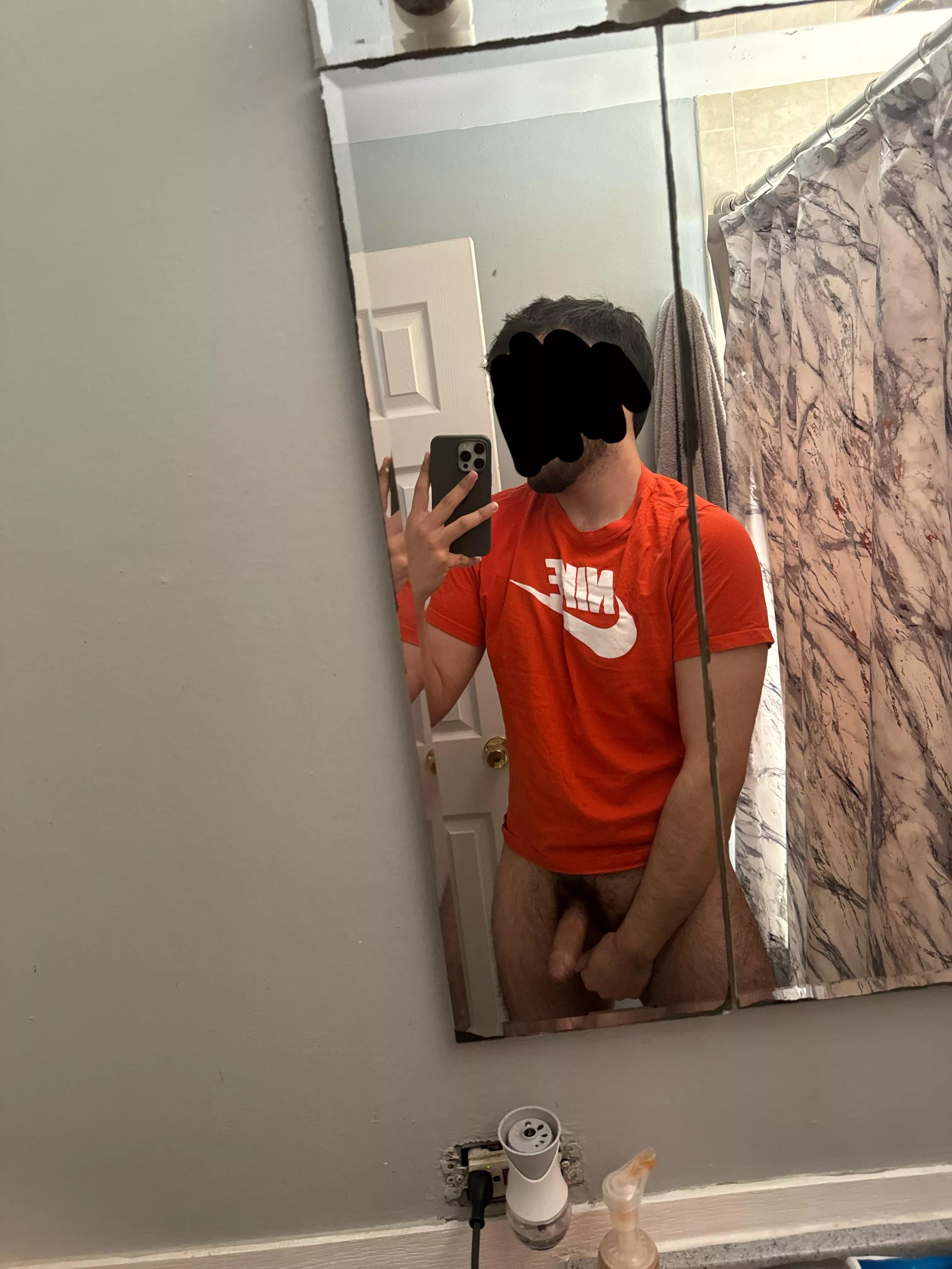 19 uncut lookin to jack off and get verbal w/ some hot studs. I show face, let’s jerk off and have some fun bros. Down to video chat. Add me bottoms+ @internecivous