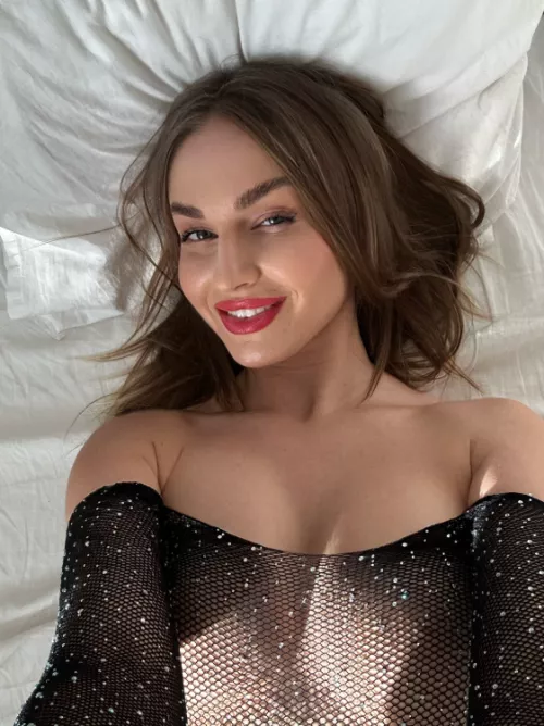 an attractive smile will make you moan