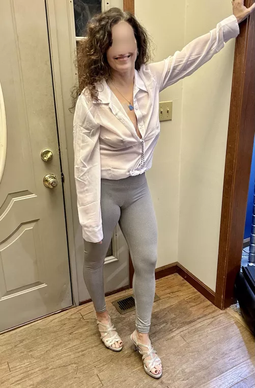 Annie (wife, 55) picked the perfect date night outfit…