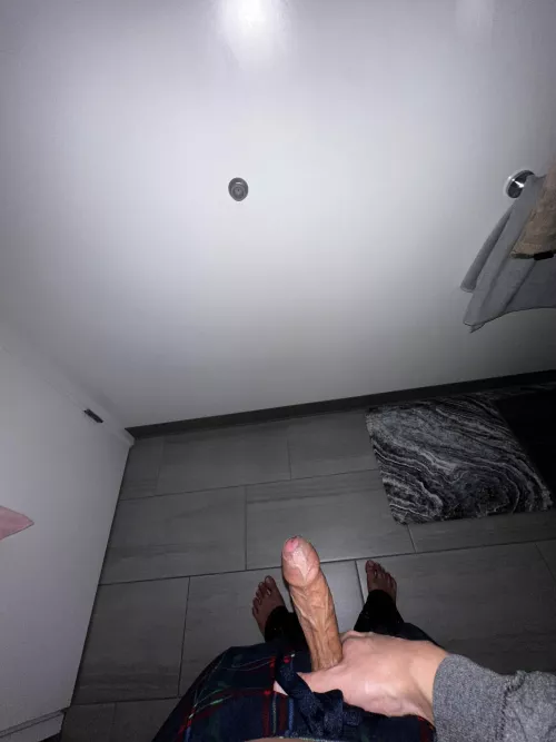 Anyone got a gloryhole I can go to?