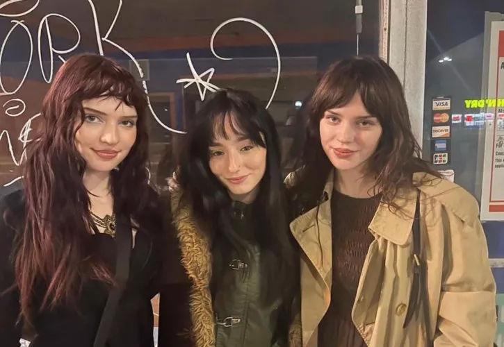 Dark haired beauties