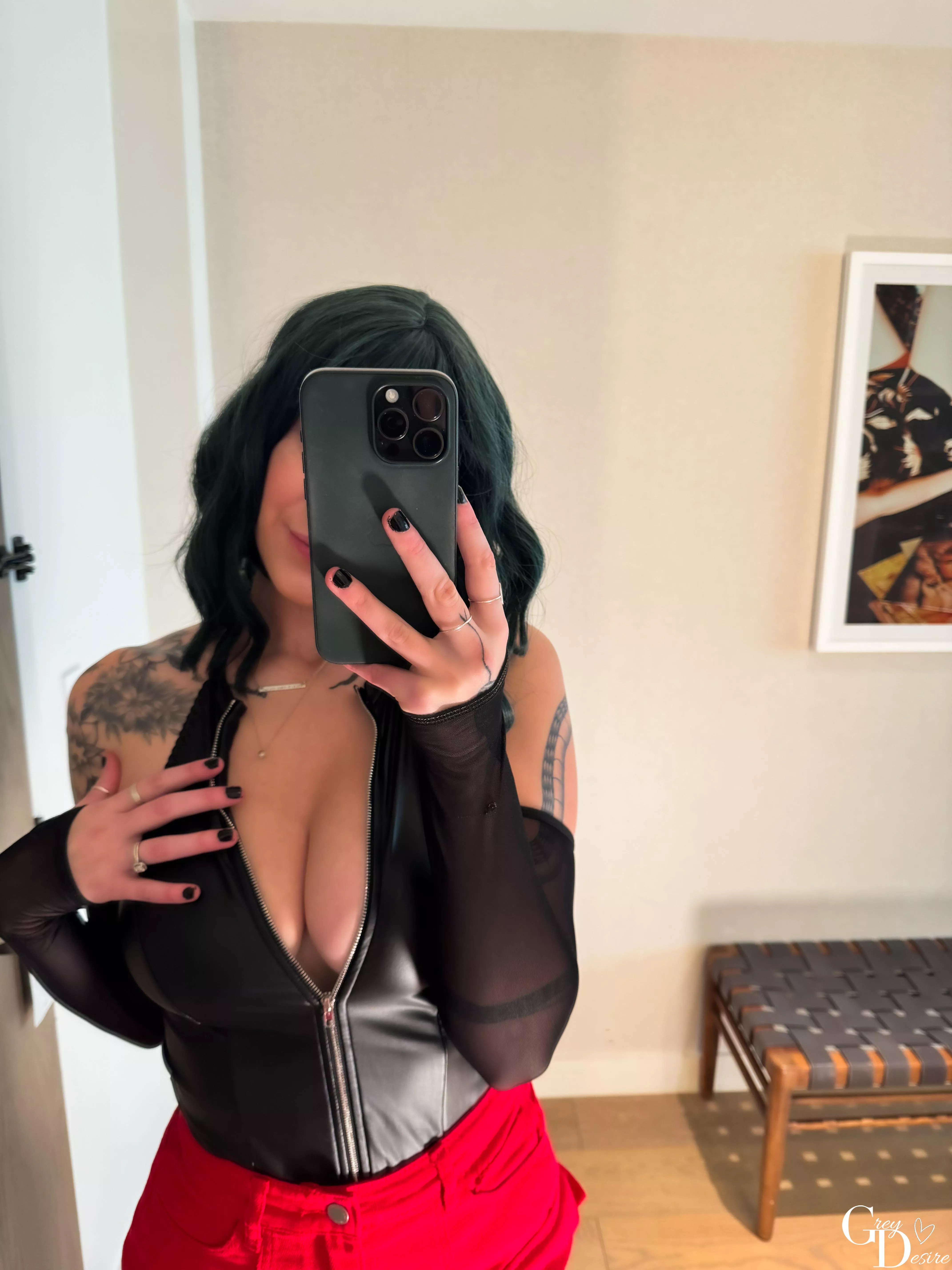 Does this make me look like a hoe?