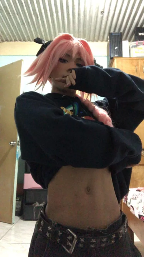 Enjoy the midriff😏🫶