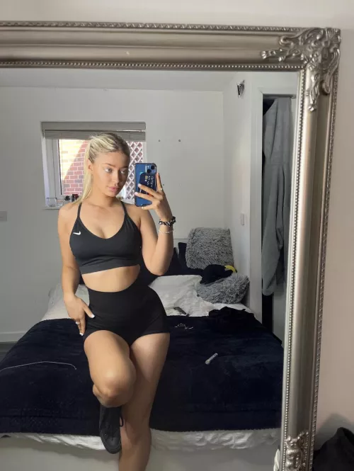 Ever wondered how I manage to make a crop top look this good?