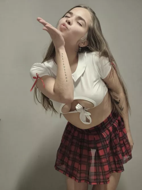 Give me an air kiss because everyone in my class wants to spend time with me