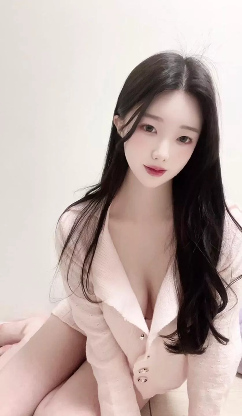 Guys say I’m too innocent looking to fuck do you agree?