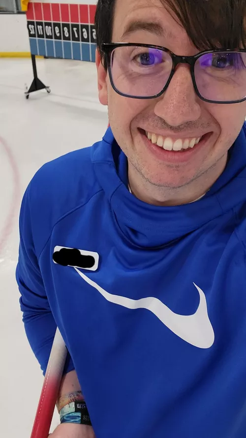 How about I teach you to curl for a date? π₯π