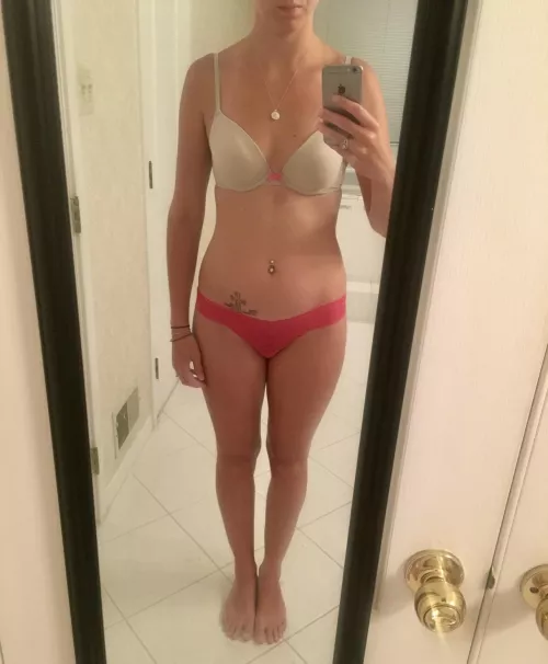 I hope this momma of 2 still has the looks guys crave….