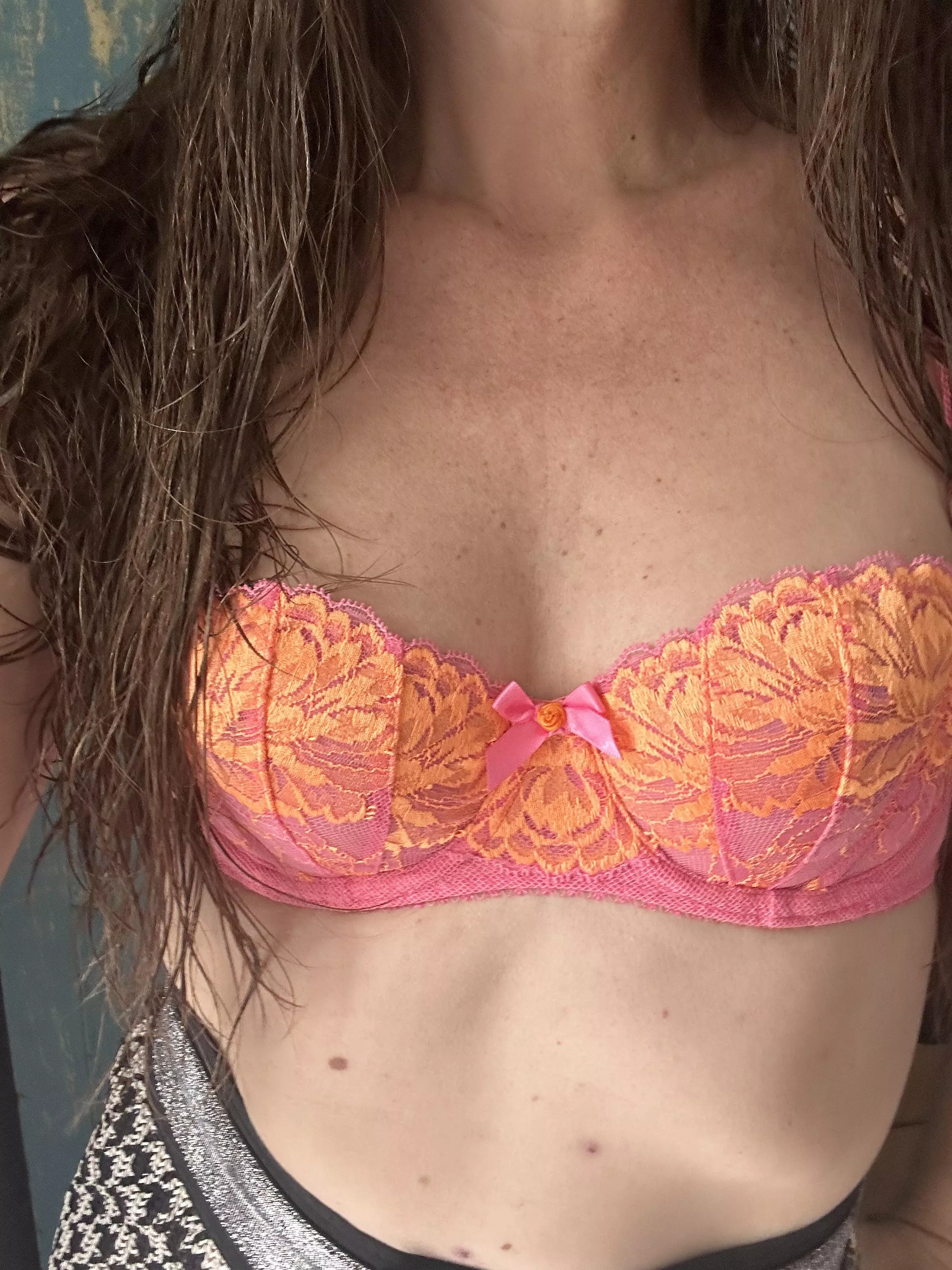 I’m a little bit of a lingerie snob 🩷🧡