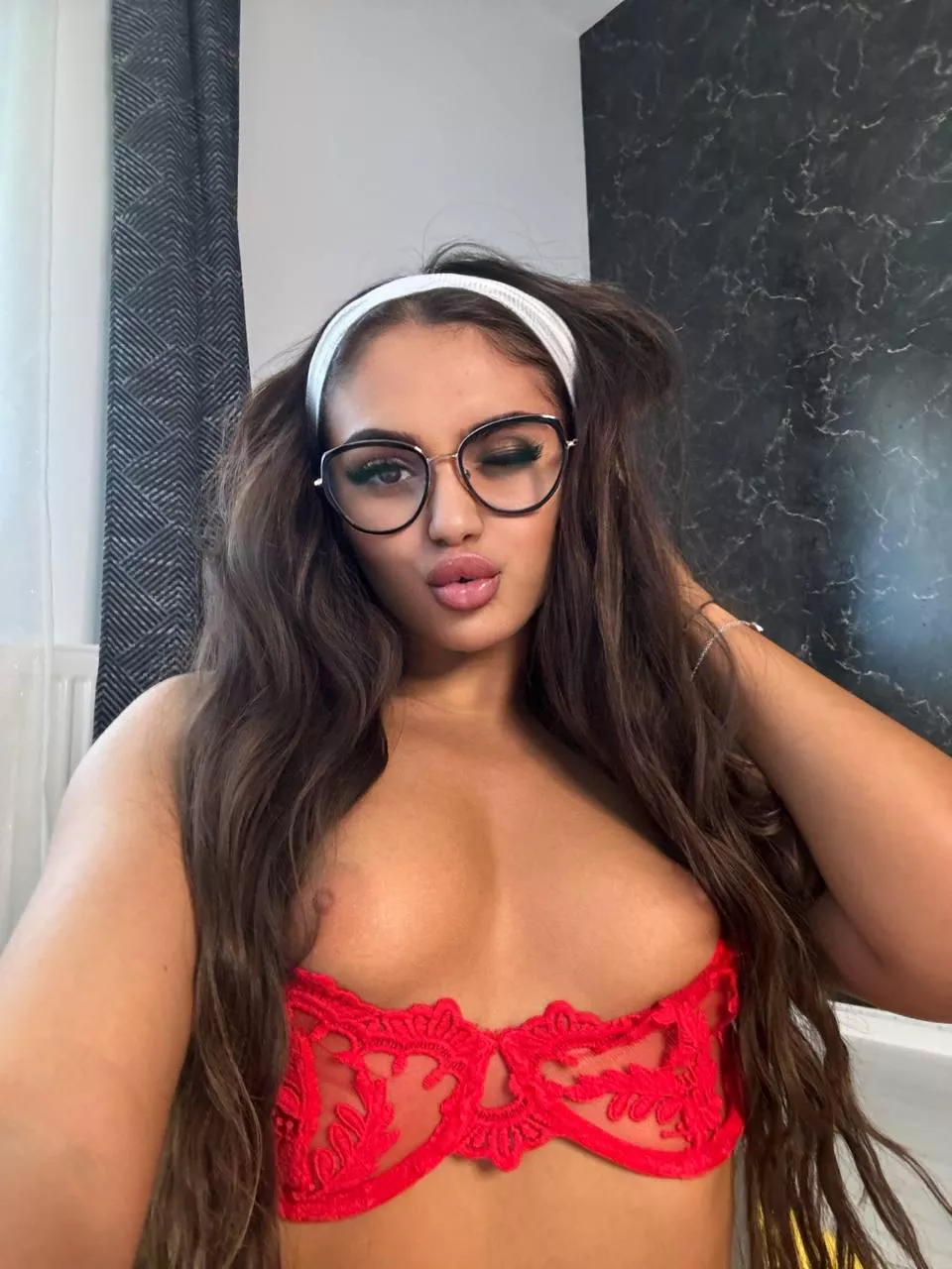 Just turned 18 and showing myself nude on the web for the first time... do I look cute