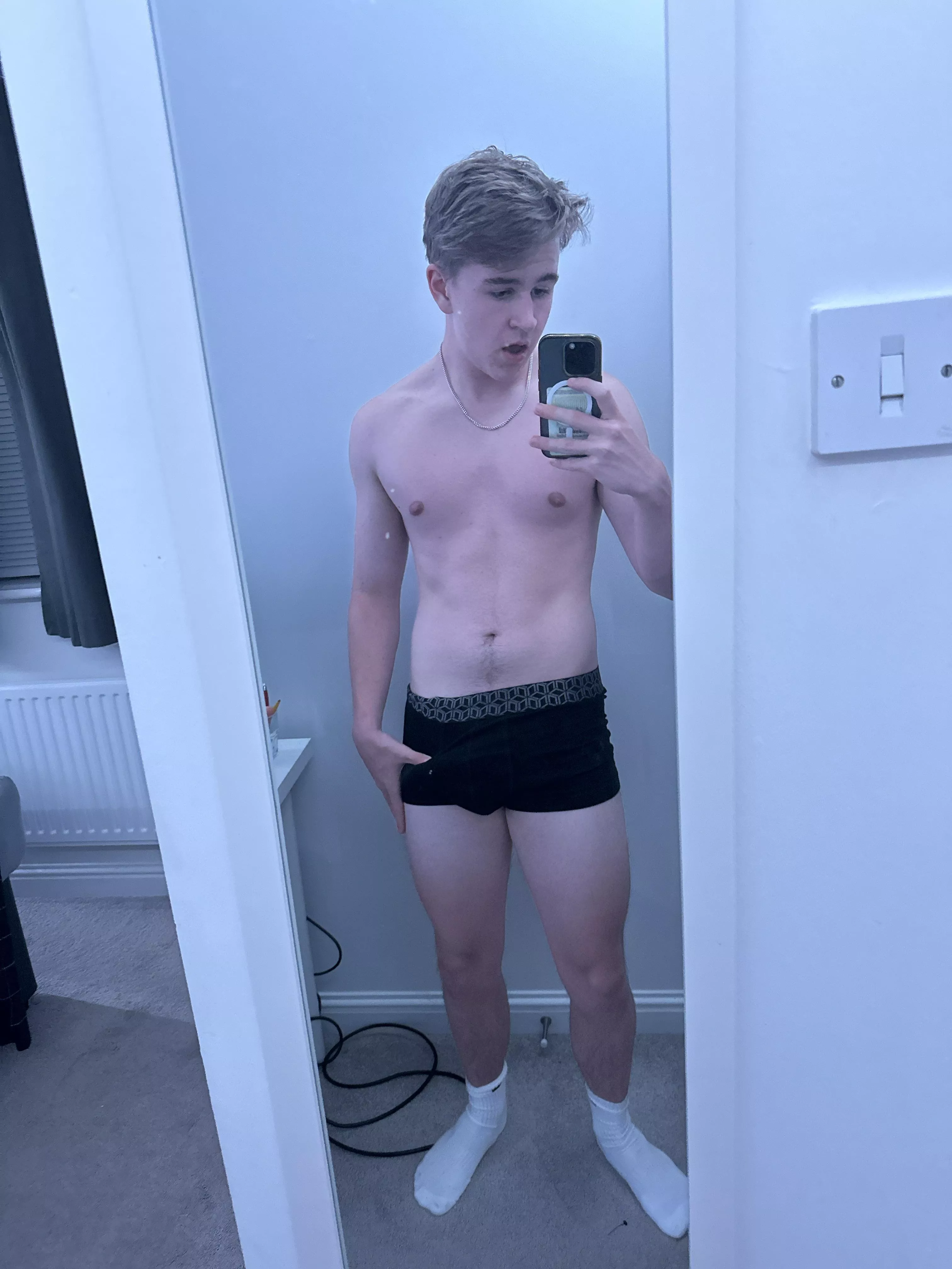 Looking for bros to jerk with