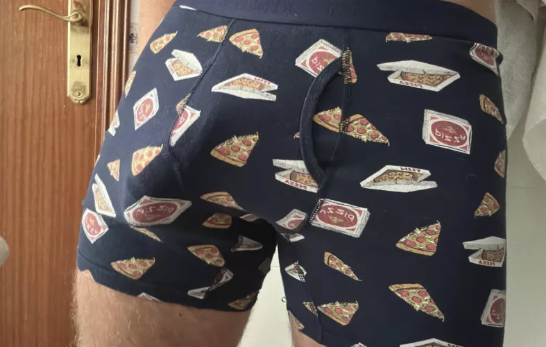 Love showing off my bulge 19M