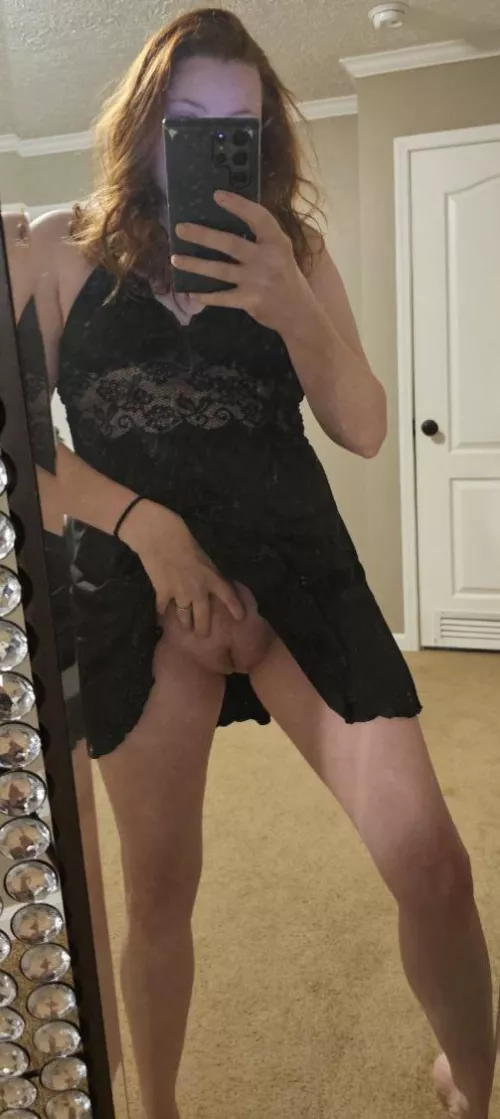 Mirror mound selfie time...Give her a kiss.