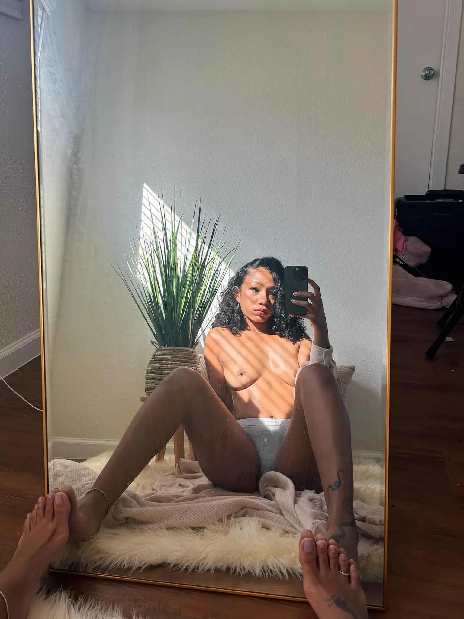 Our bodies look beautiful in the sun, right