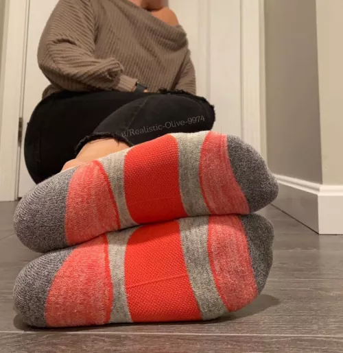 Out to dinner! Want to admire my socks before?😉