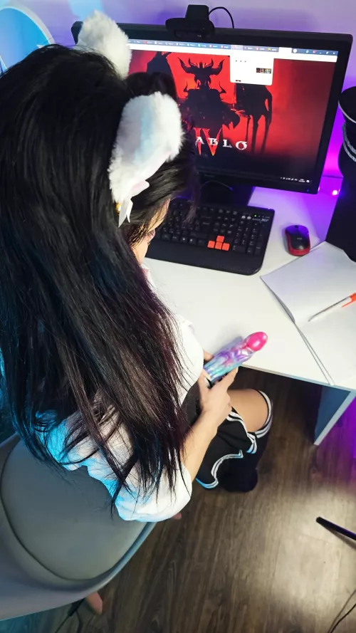 Shall we play? The loser sucks the winner's cock.