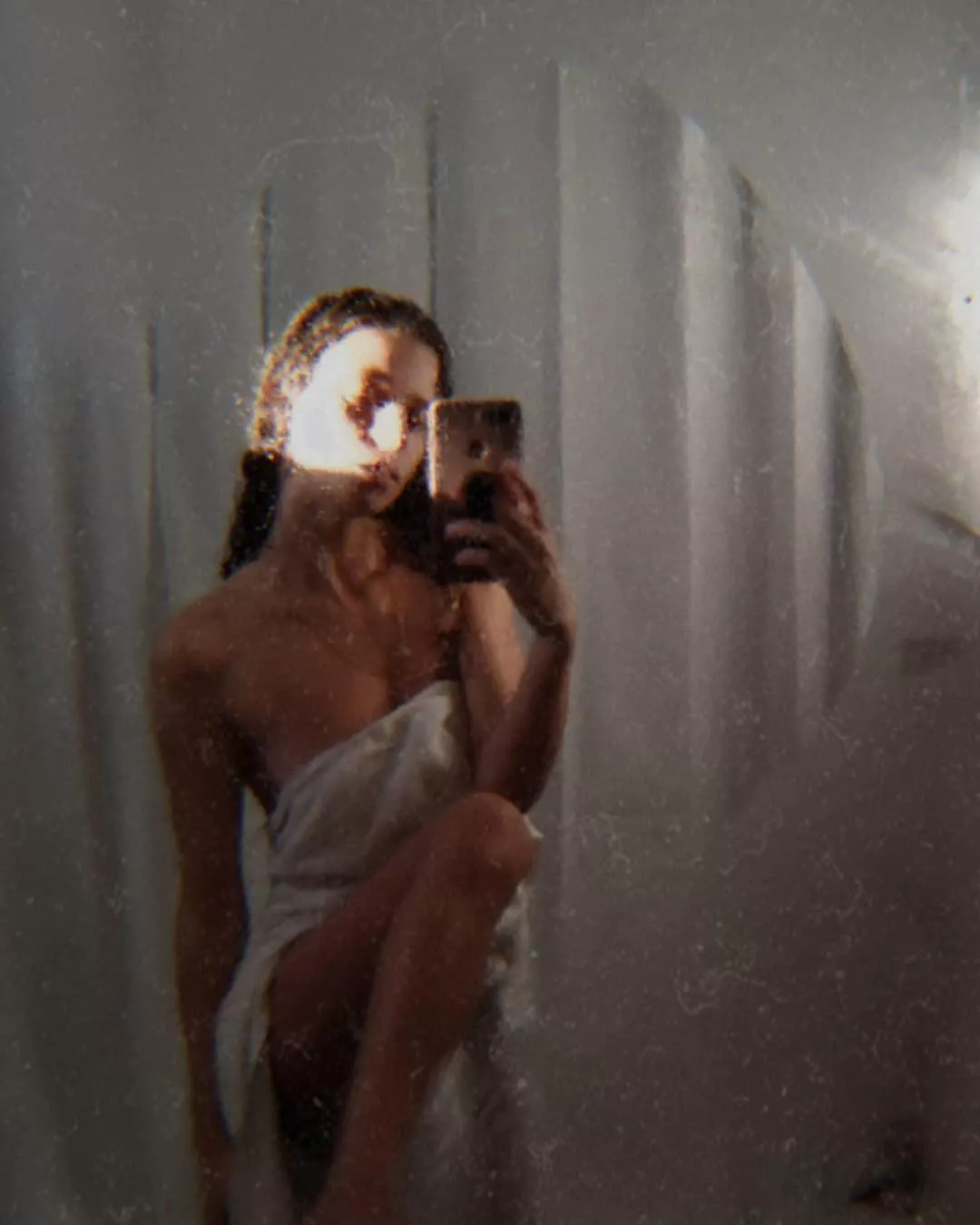 Steamy shower (f19)