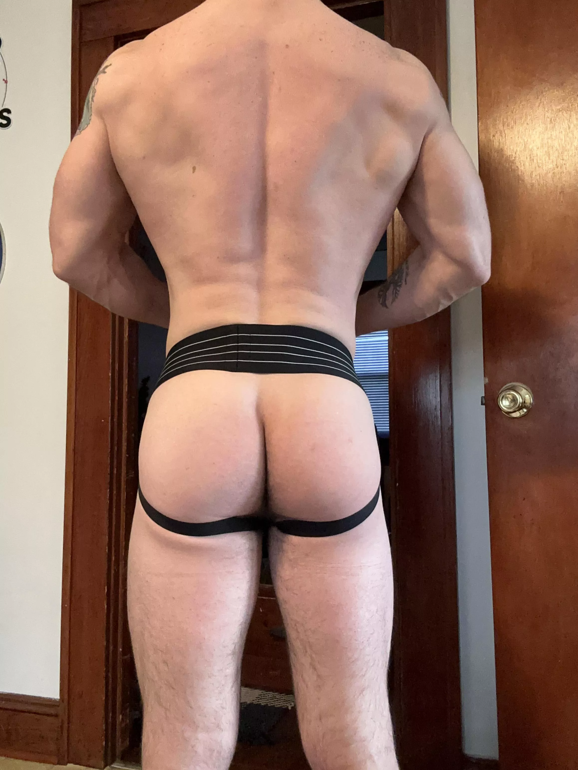 Take it off and get to work on me 