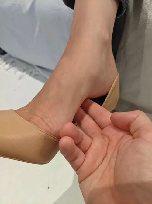 Wanna tickle my arch?