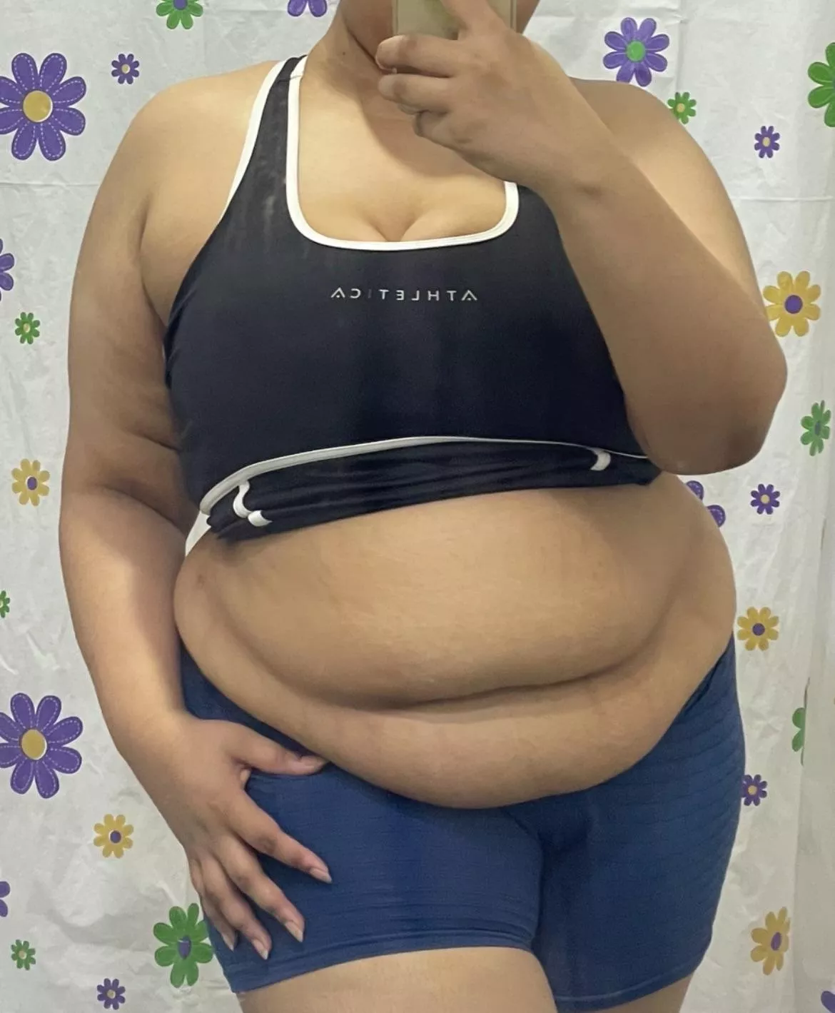 What a cute belly i have 🤰🏻🥵