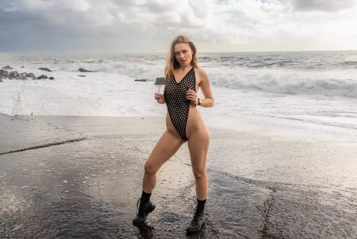 What you think when so this selfie?💛💙