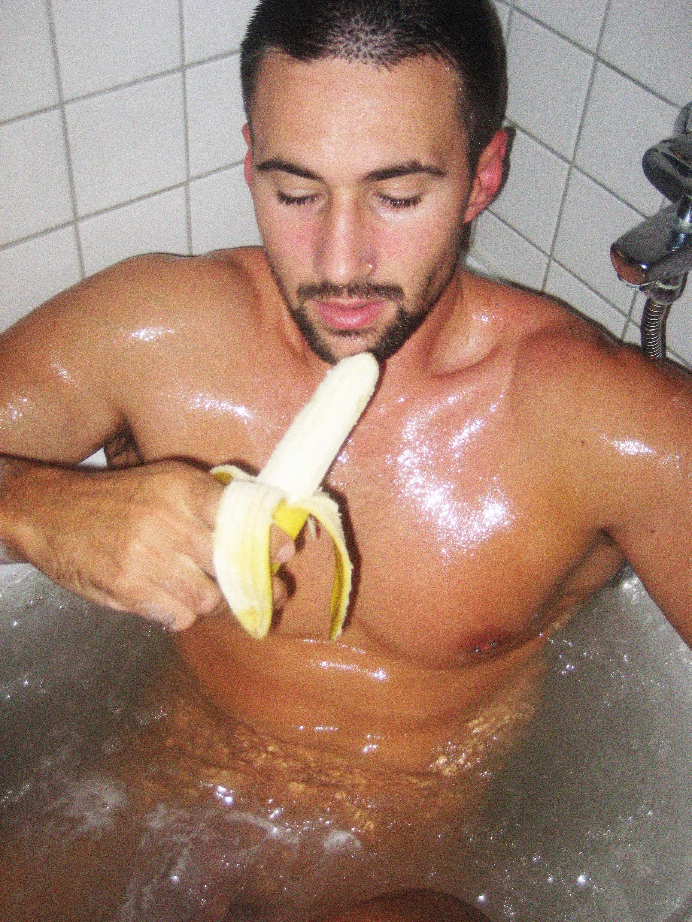 Who else is into eating in the bathtub?