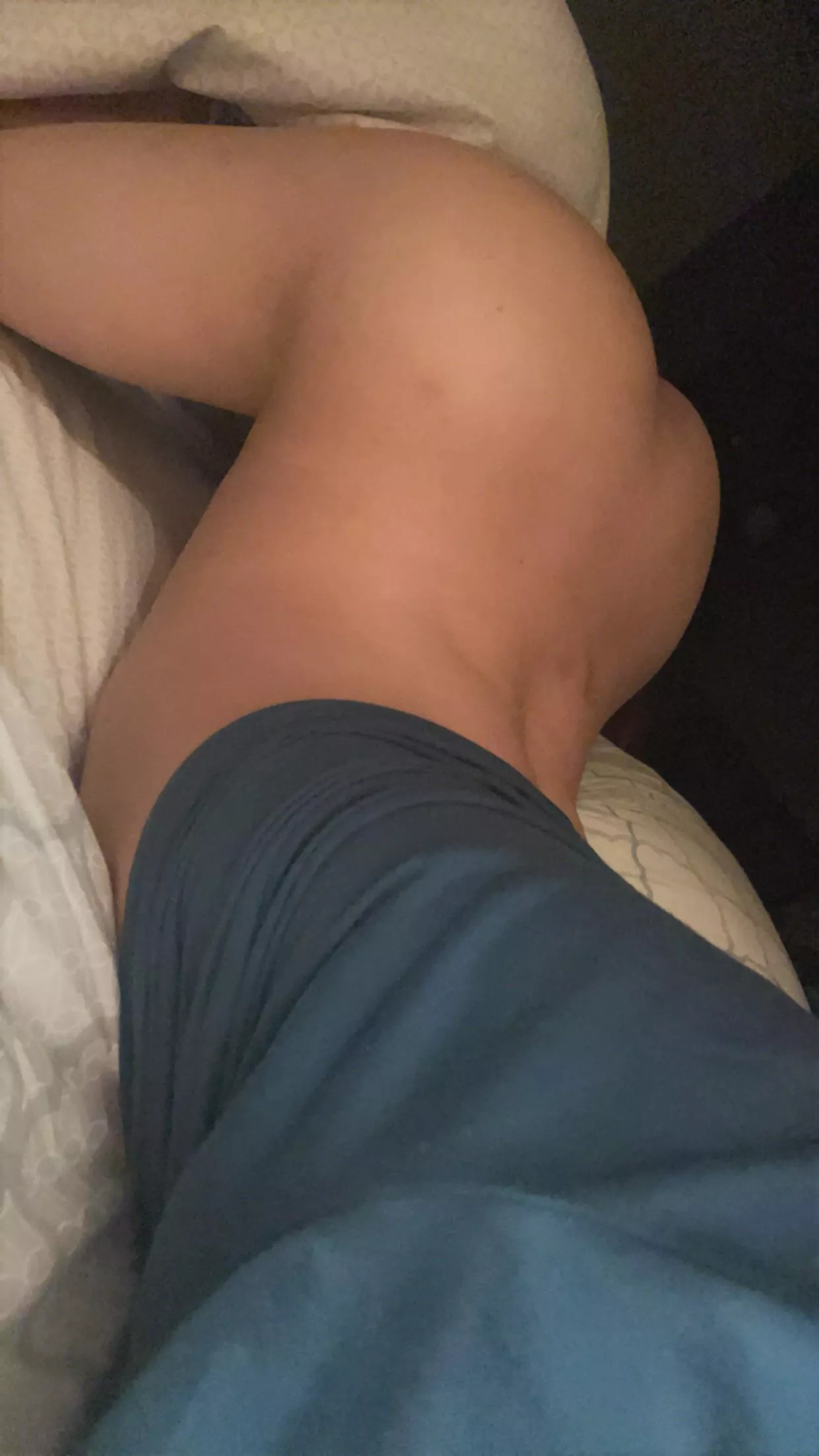 21 someone come use my virgin hole (ben.12088)