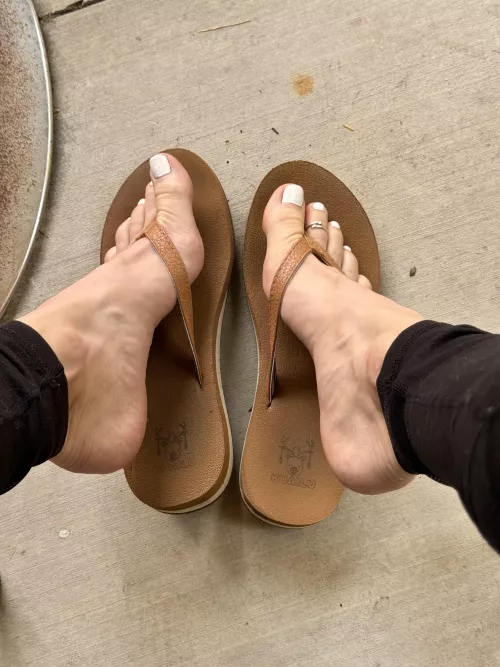 At the coffee shop… would these relaxed arches catch your eye?