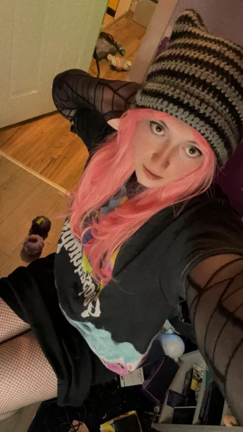 Being yourself is hard, but it’s worth it 🖤❤️‍🩹