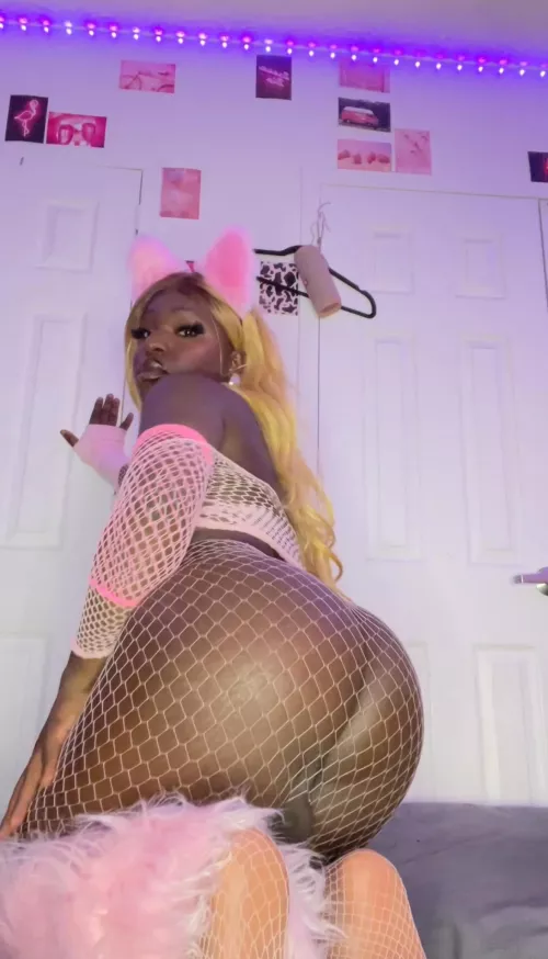 black sub slut 💅🏿🐶🩷