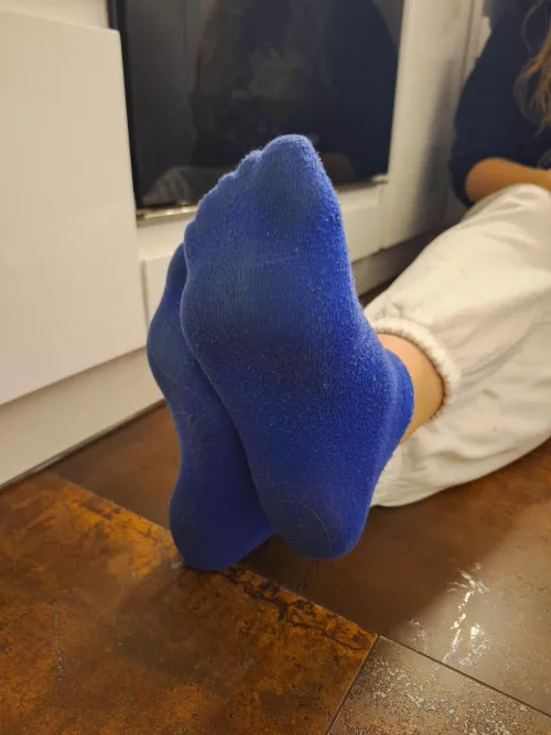 Blue socks [f]