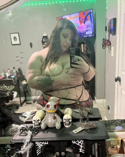 Brownie points if you know what’s on my tv 😏 