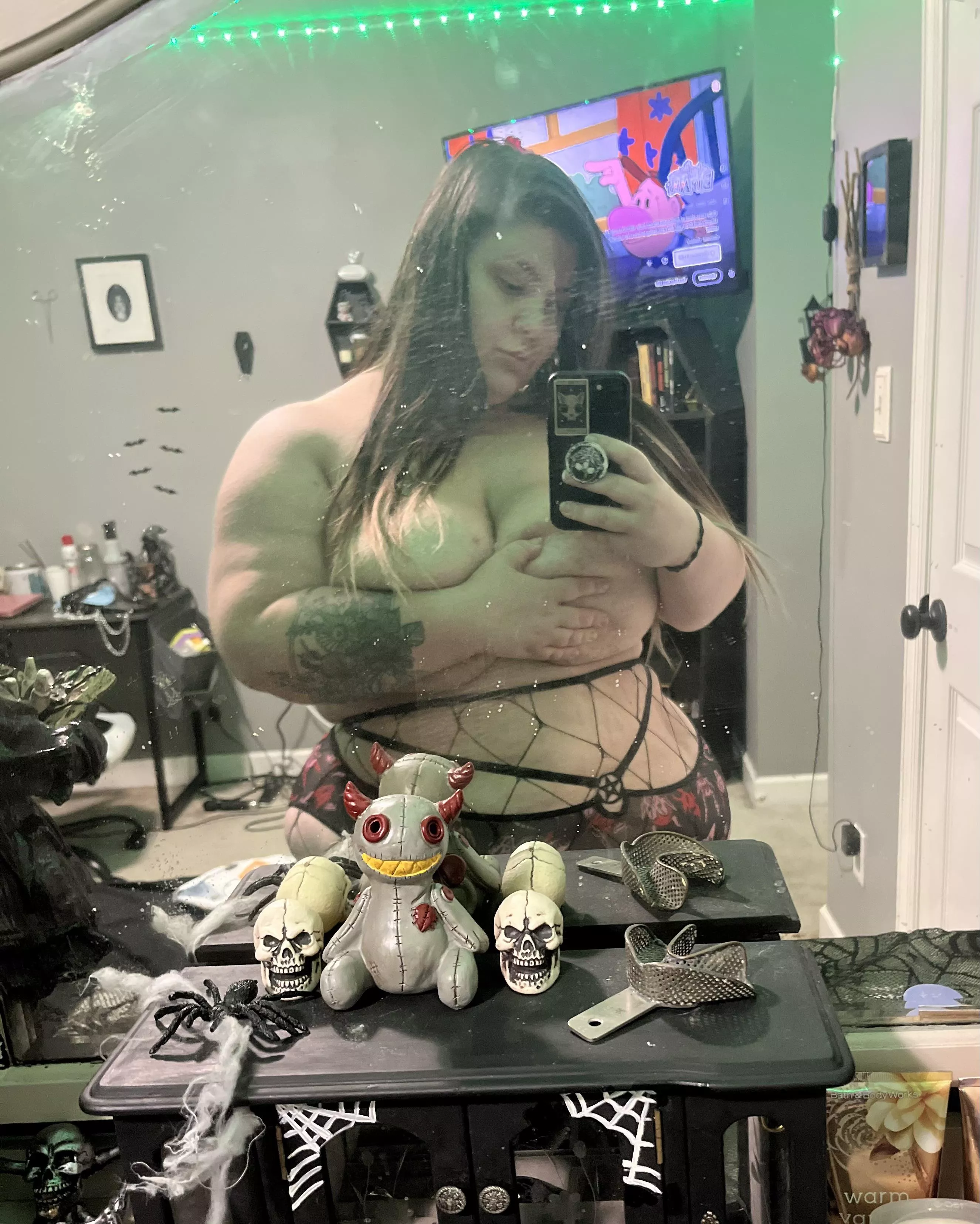 Brownie points if you know what’s on my tv 😏 