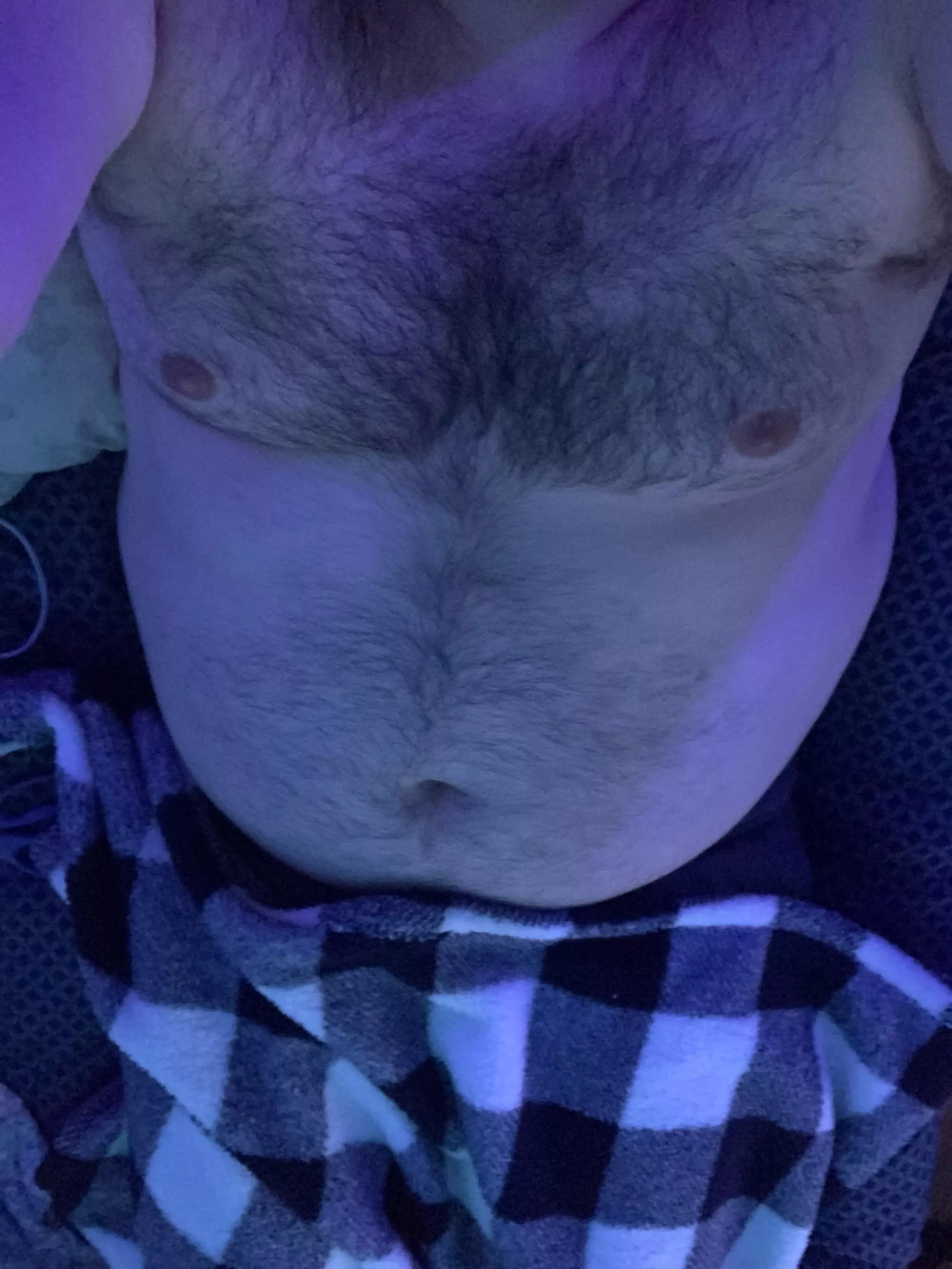 Chub boi check profile and dm me