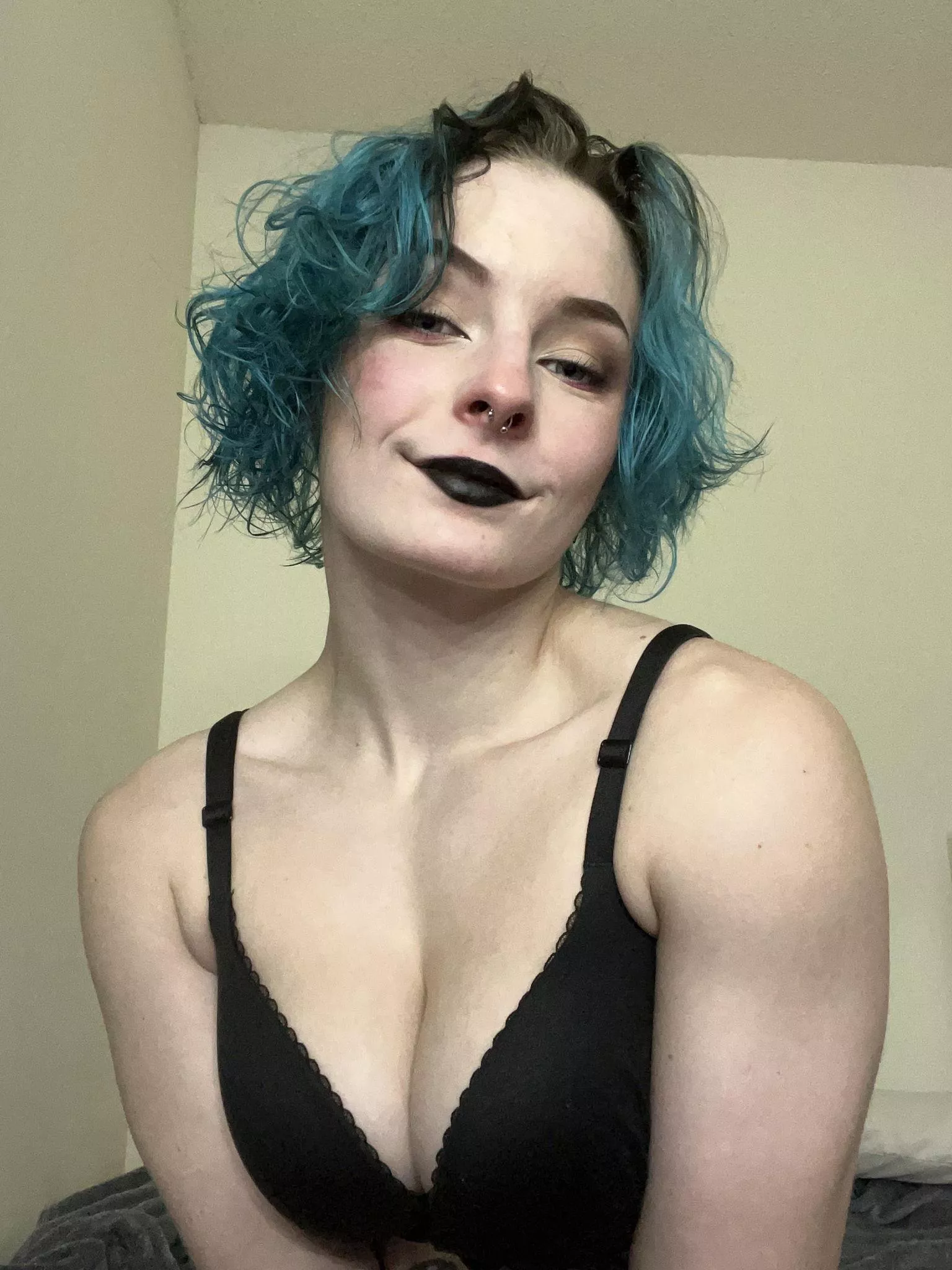 Did you look at my lips or tits first