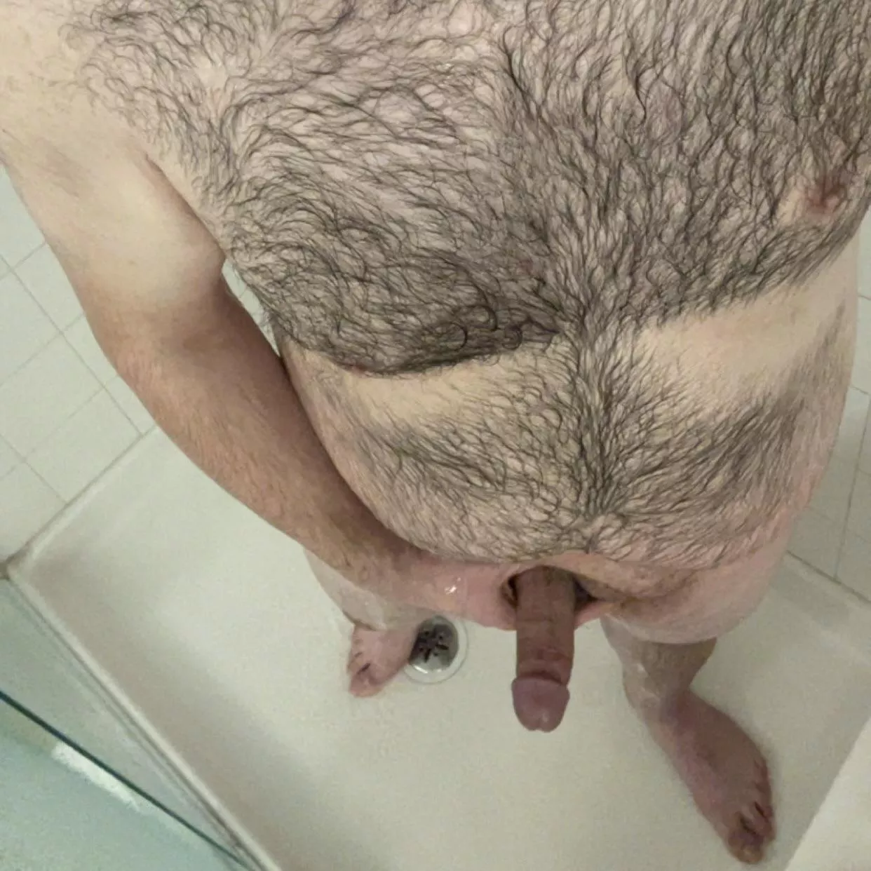 Do people still like hairy dad bods in the shower? 40m 