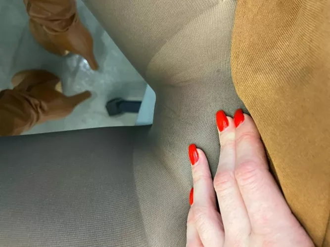 Do you think wearing no panty is a well idea in winter time ? [OC]