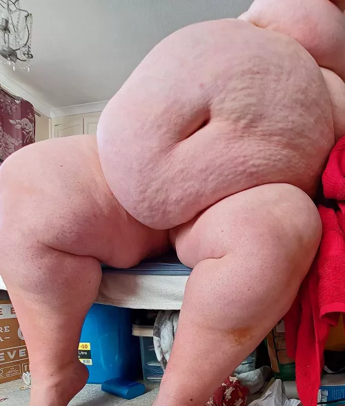 Don't you just want to be engulfed by this body. 