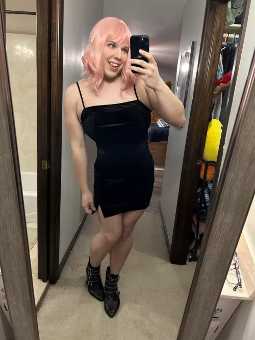 Dresses are so fun 😋💕