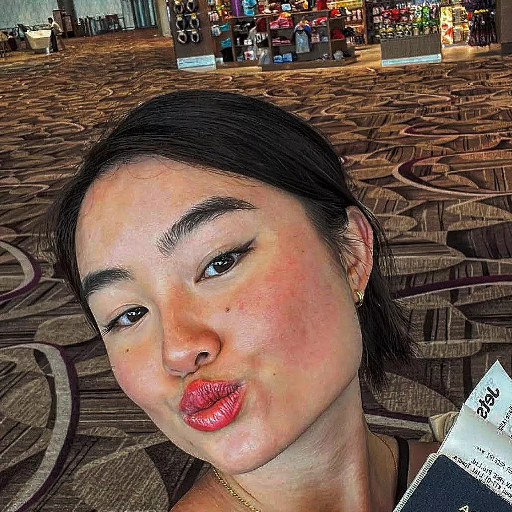 Excited for the weekend! Follow us on insta! Read our bio! 💋💋