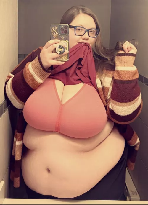 Feeling cute tonight 🥰