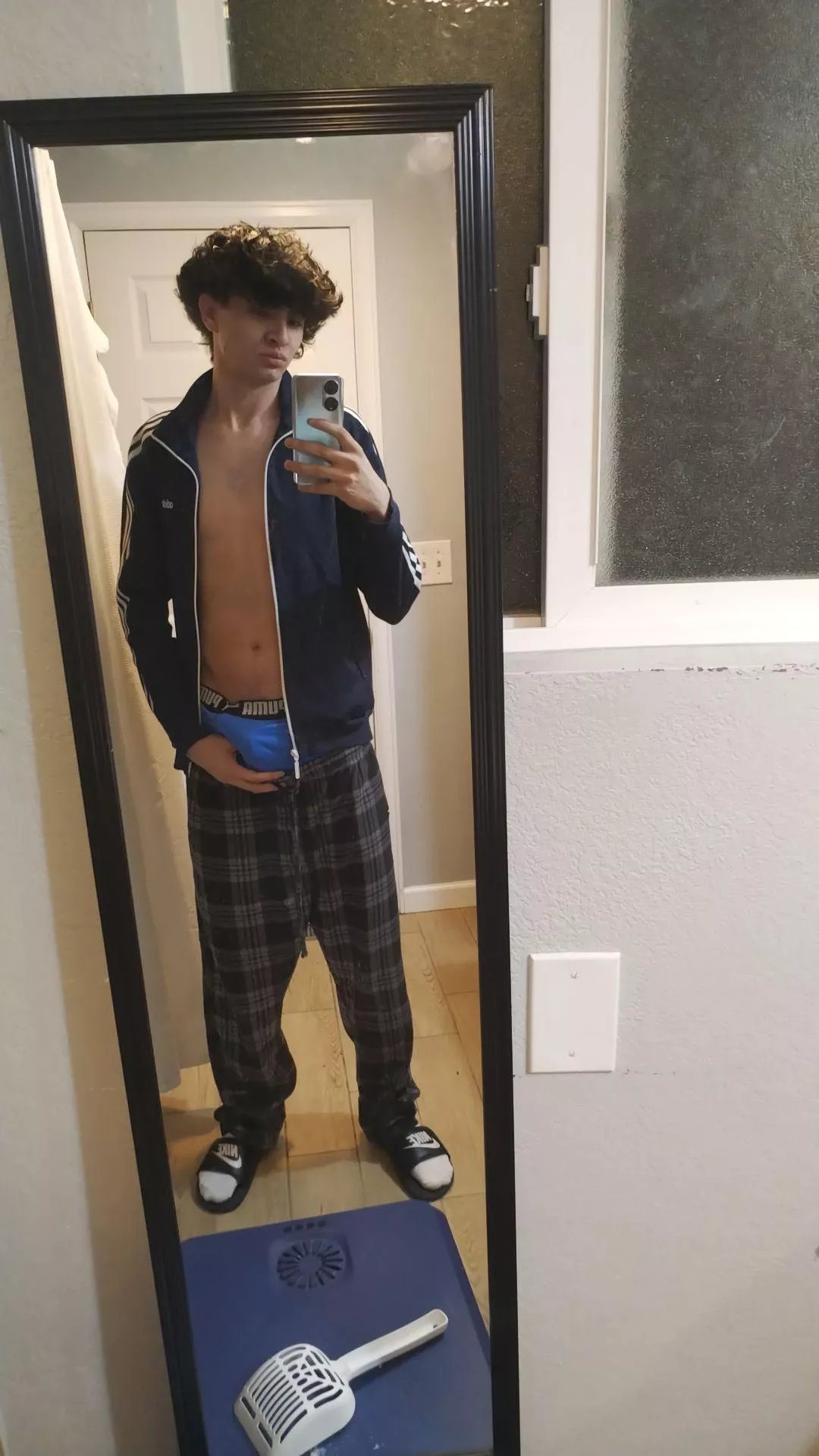 Femboys or twinks hmu 